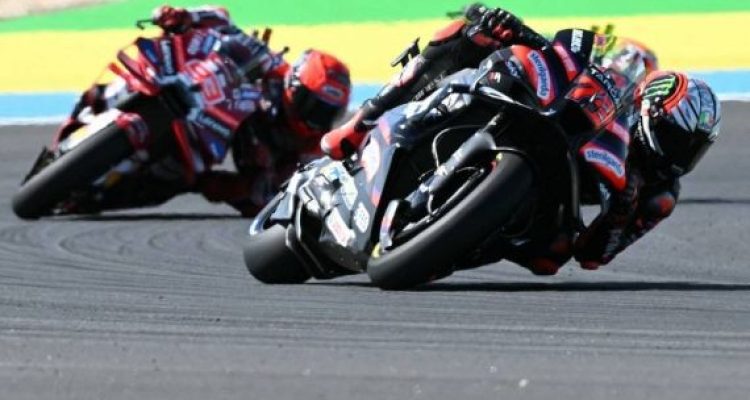marco-bezzecchi-dan-marc-marquez-foto-evarsito-saafp-x8jip-s4ot~2
