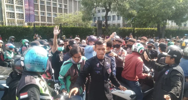 Akademisi Dilaporkan Polisi: Ketegangan Kebebasan Bersuara di Era Demokrasi