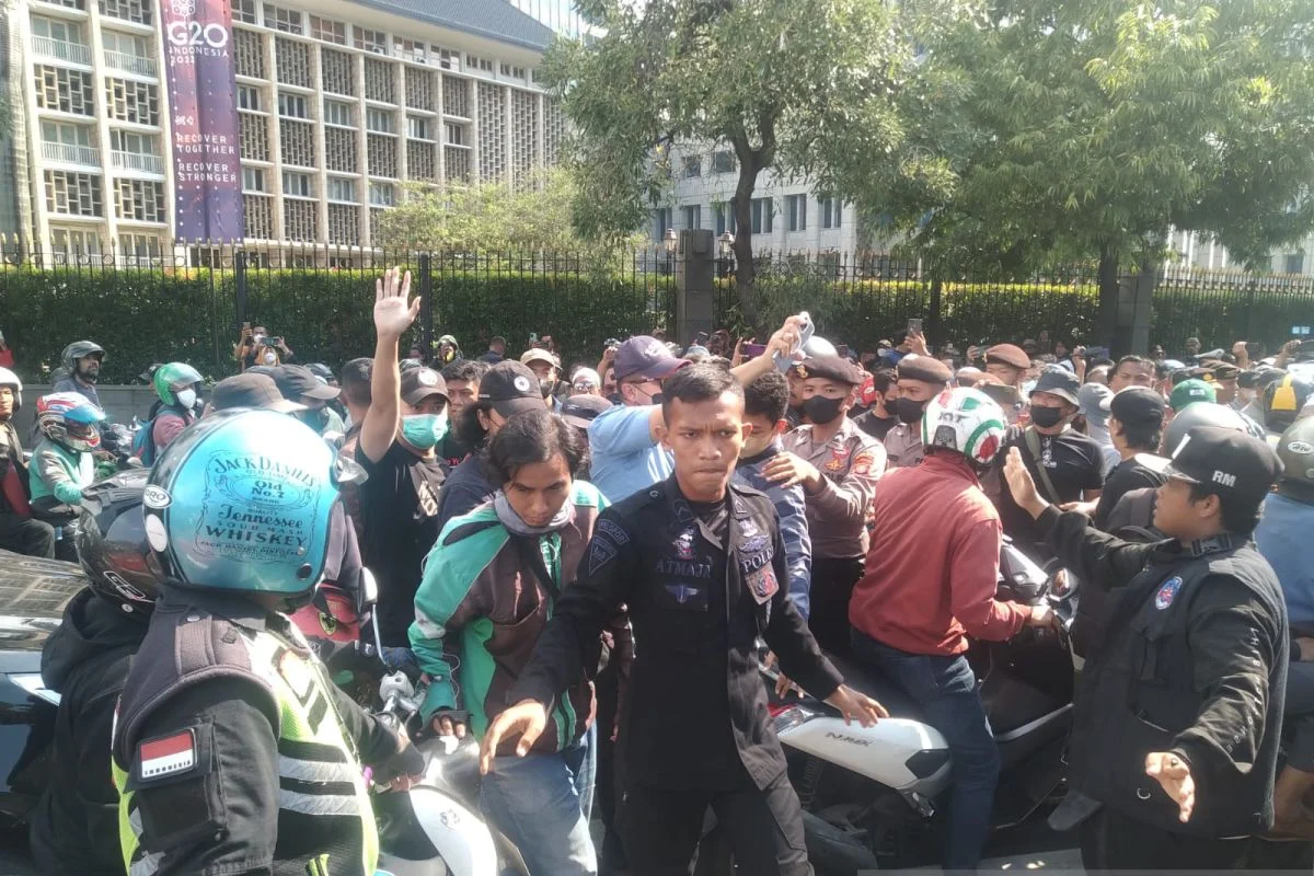 Akademisi Dilaporkan Polisi: Ketegangan Kebebasan Bersuara di Era Demokrasi