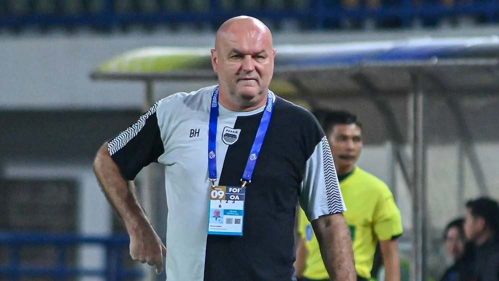 Bojan Hodak Mengincar Rekor Legendaris: Dua Poin Lagi Bisa Lampaui Indra M Tohir Bersama Persib Bandung