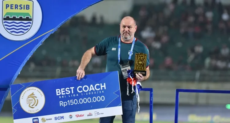 Bojan Hodak Siap Pecahkan Rekor Legendaris Persib: Tinggal Dua Poin Lagi!