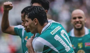 Bruno Moreira Tertunda, Bernardo Tavares Bergulat Cari Mesin Gol untuk Persebaya