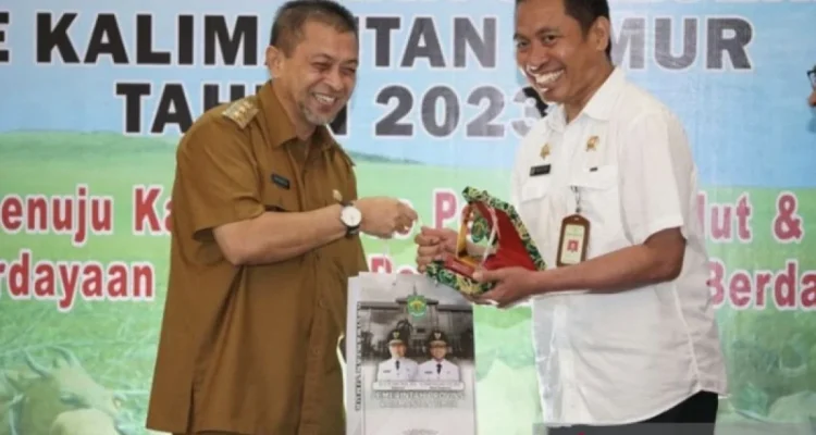 Demo Ribu Warga di Samarinda: Kontroversi Anggaran, KKN, dan Silsilah Keluarga Gubernur Kaltim Rudy Masud