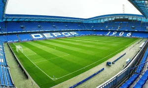 Deportivo La Coruña Bangkit, Mengalahkan Mirandés 3-1 di Riazor: Analisis Taktik, Kontroversi Penalti, dan Dampak pada Klasemen