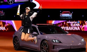 Elena Rybakina Dominasi Stuttgart, Raih Kemenangan Ganda dan Lisensi Mengemudi Porsche
