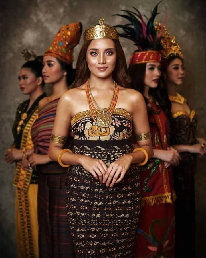Glamor Red Carpet Welcome Dinner Puteri Indonesia 2026: 7 Finalis Tampil Memukau dengan Busana Tradisional