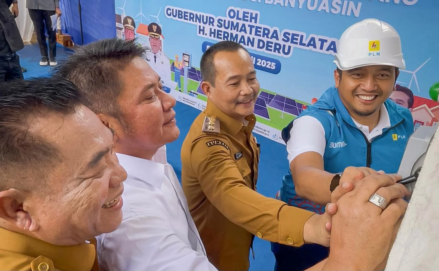 Gubernur Sumsel Herman Deru Tekankan Layanan Listrik Merata, Dorong Validasi Data Kemiskinan di Musi Rawas