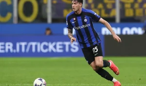Inter Milan Tegurkan Barcelona: Bastoni Masih Jadi Pilar, Transfer Masih Belum Realistis