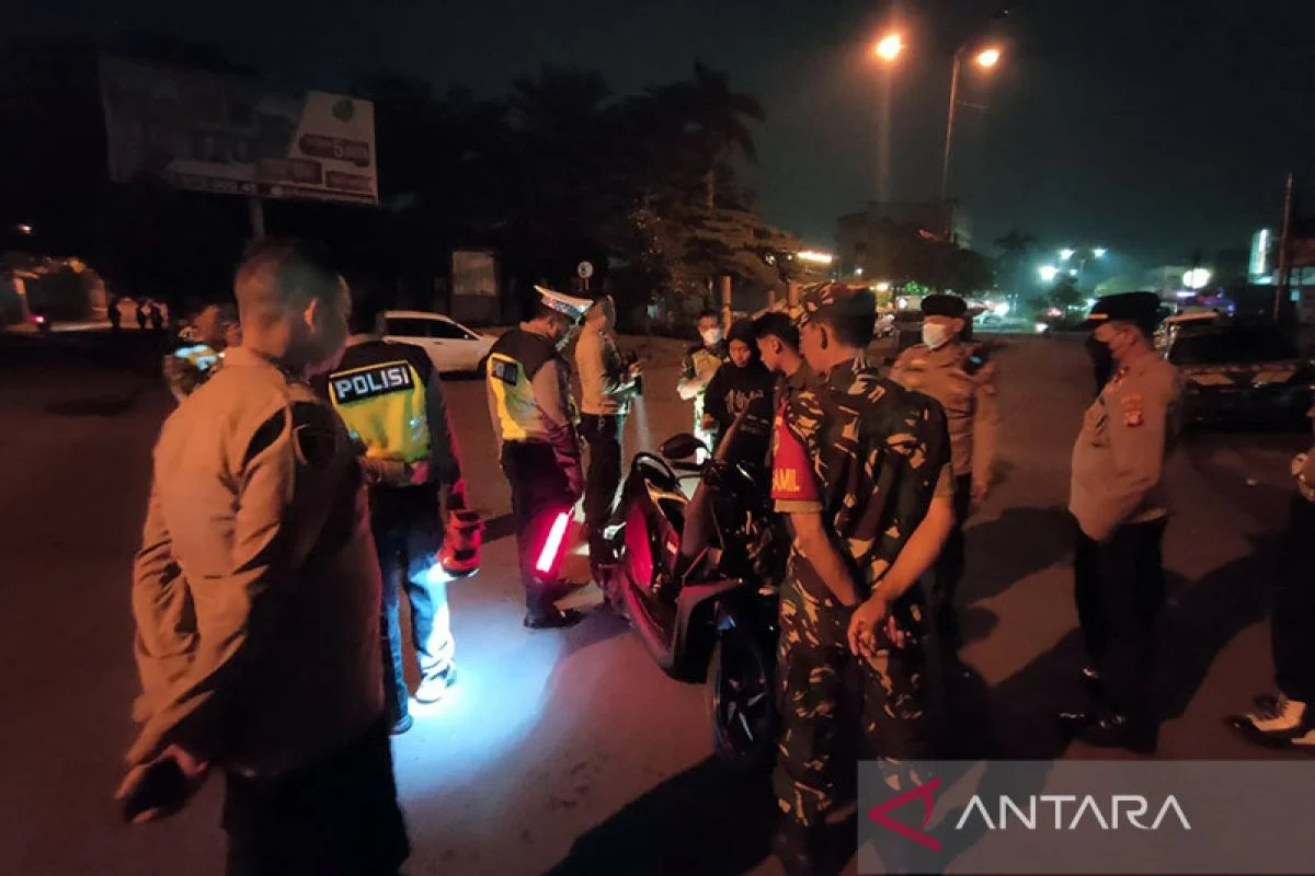 Kepala Desa Lumajang Diserang 10 Orang: Celurit, Keris, dan Penangkapan 10 Pelaku dalam 48 Jam