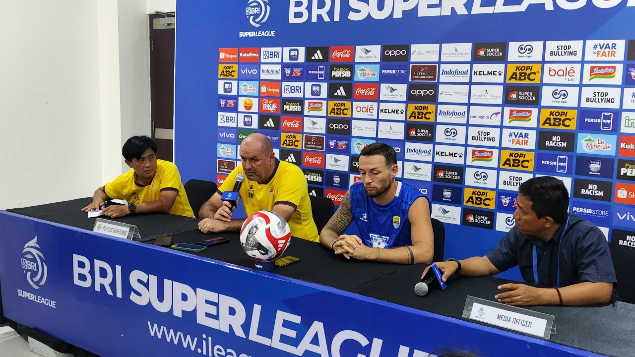 Laga Senyap di Banten, Persib Waspada! Bojan Hodak Bongkar Kekuatan Asli Dewa United