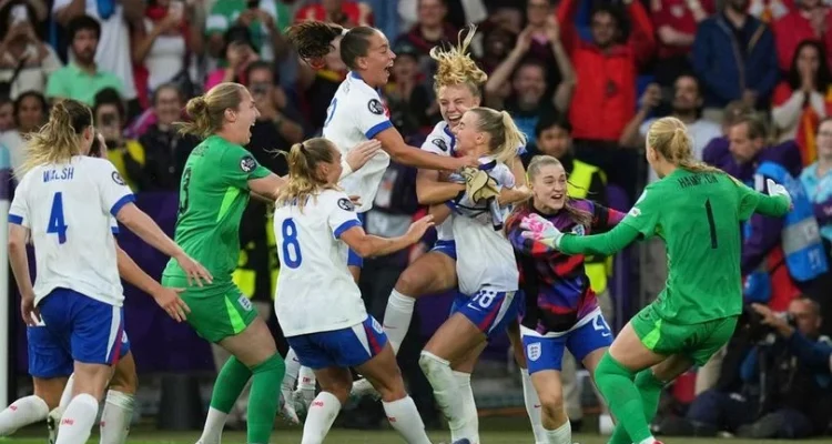 Lionesses Dominasi di Dua Front: Kemenangan Besar Inggris atas Skotlandia di Six Nations dan Penjagaan Sempurna di Kualifikasi Piala Dunia Wanita 2027