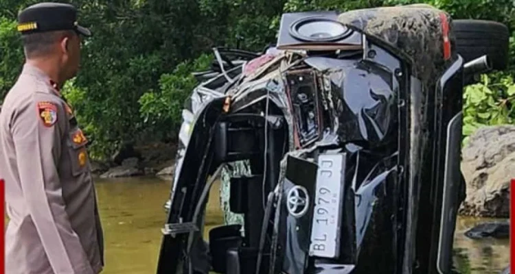 Mahasiswa Unand Terluka Parah Setelah Minibus Masuk Jurang di Lembah Anai, Tangan Patah dan Drama Evakuasi