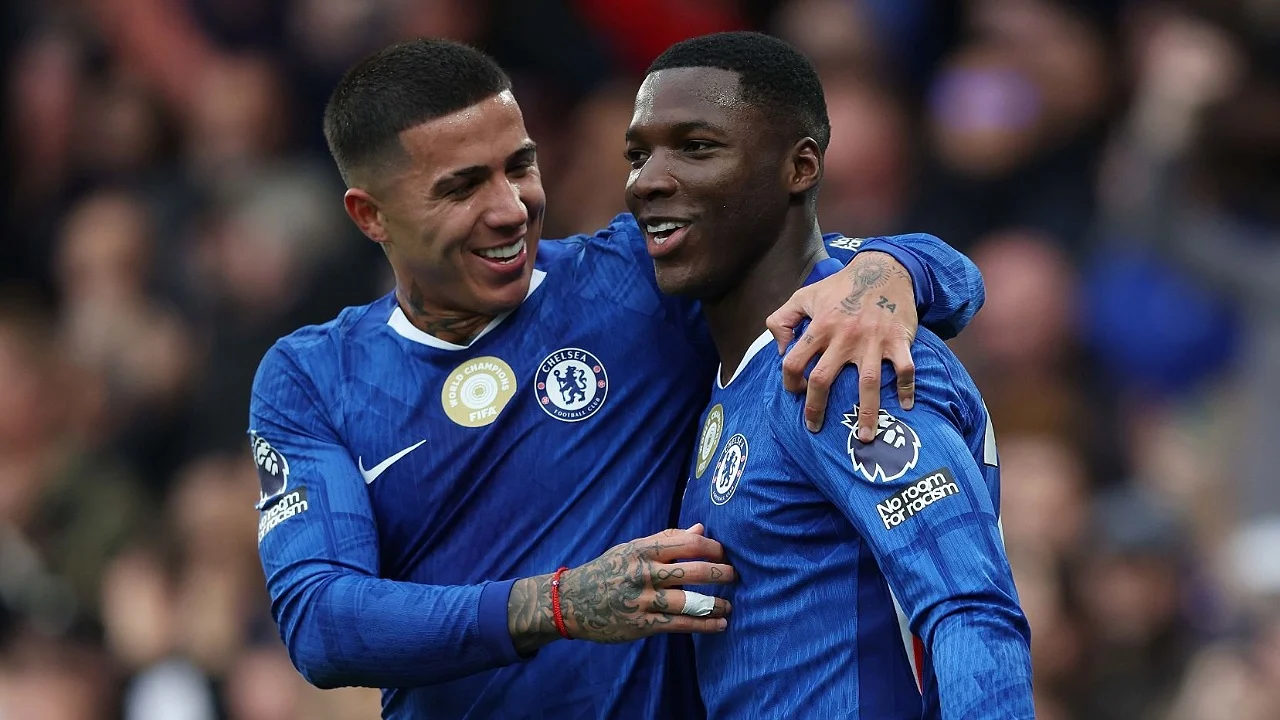 Moises Caicedo Resmi Teken Kontrak Panjang hingga 2033, Chelsea Pastikan Bintang Tengah Lapangan Tetap di Stamford Bridge