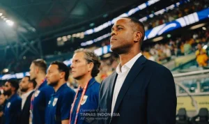 Patrick Kluivert Batal Main di Clash of Legends 2026, Namun Tetap Memukau dengan Pujian untuk Ronaldo