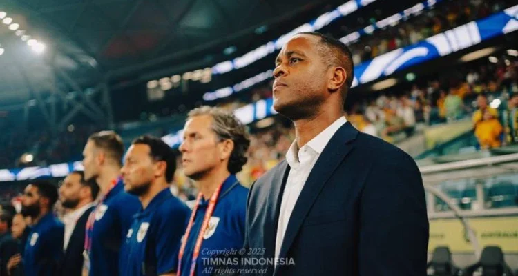 Patrick Kluivert Batal Main di Clash of Legends 2026, Namun Tetap Memukau dengan Pujian untuk Ronaldo