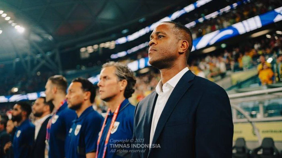 Patrick Kluivert Batal Main di Clash of Legends 2026, Namun Tetap Memukau dengan Pujian untuk Ronaldo