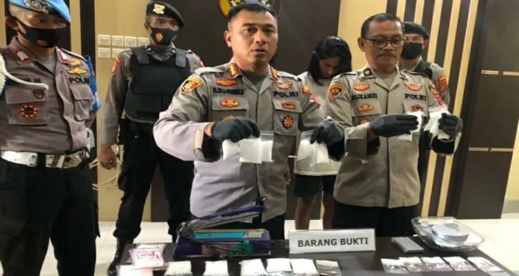 Polresta Pati Tangkap Dua Warga Rembang Saat Ambil Sabu di Jalan Lingkar Pati
