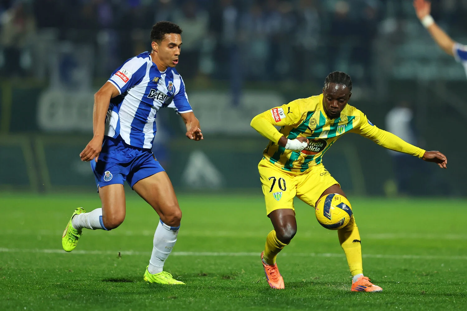 Porto Tumbangkan Tondela 2-0, Memperkuat Puncak Klasemen I Liga