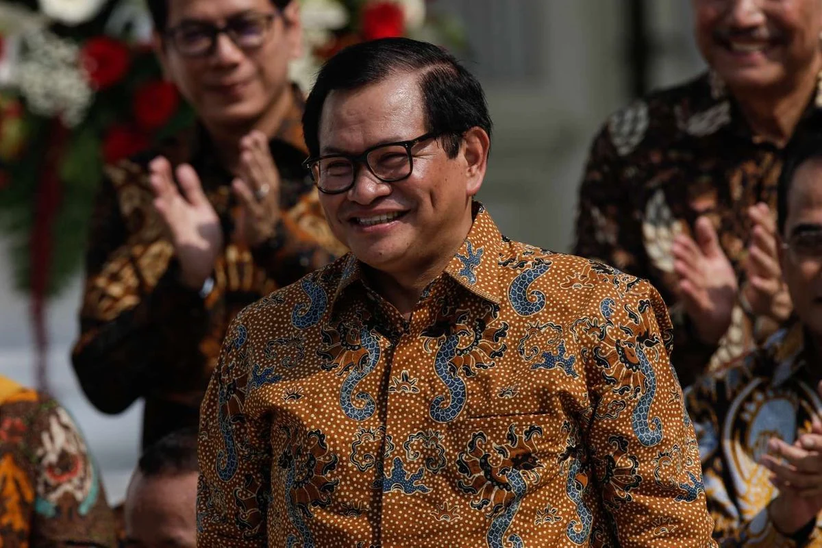 Pramono Anung Wibowo Terjun ke Kali, Sebut Ikan Sapu‑Sapu 'Cute' Meski Jadi Ancaman Serius di Jakarta