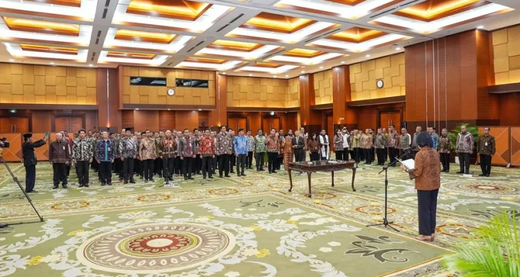 Purbaya Lantik 5 Pejabat Eselon II Kemenkeu, Tekankan Disiplin Fiskal di Tengah Gejolak Global