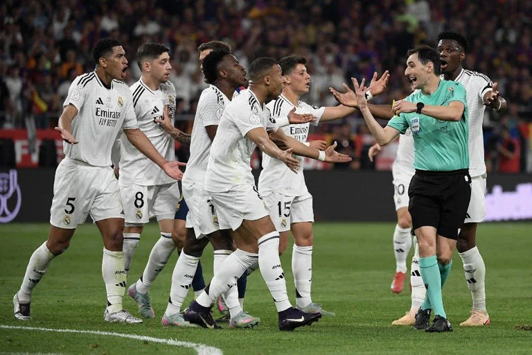 Real Madrid Tetap Raja Eropa Meski Protes Barcelona dan Tuduhan Intimidasi Wasit Mengguncang Liga Champions