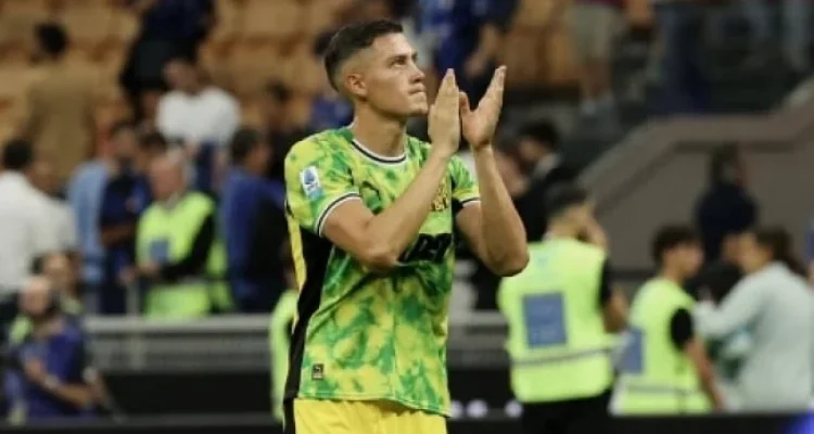 Sassuolo Kalahkan Como 2-1, Jay Idzes Bersinar di Lini Belakang