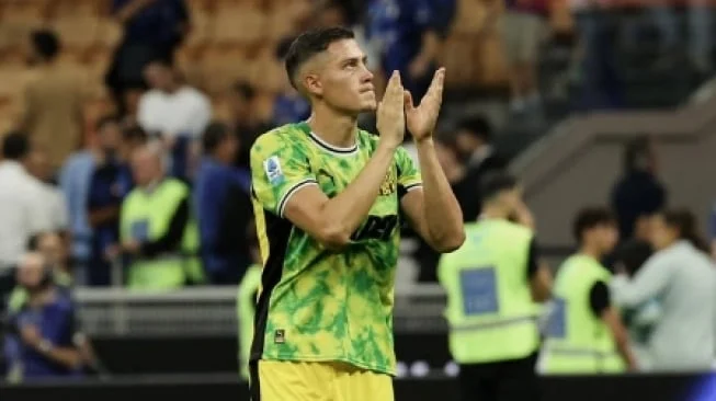 Sassuolo Kalahkan Como 2-1, Jay Idzes Bersinar di Lini Belakang