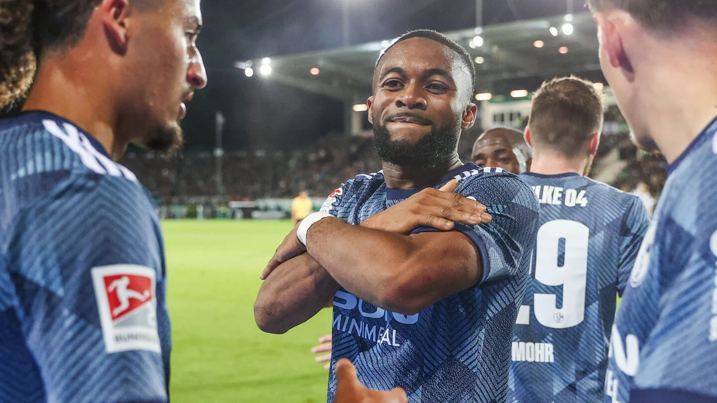 Schalke 04 Guncang Preußen Münster 4-1, Fans Terpukau dan Promosi Bundesliga Semakin Dekat