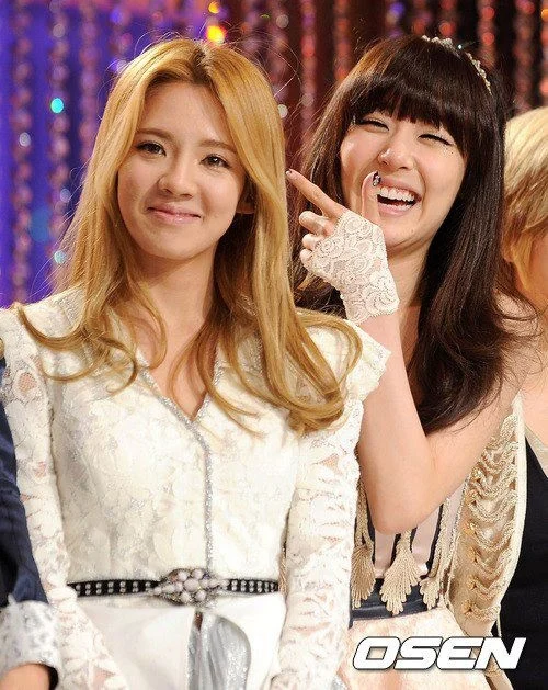 Tiffany Bongkar Kebiasaan Hyoyeon yang Jarang Buka Grup: Dampak pada Komunikasi Girls' Generation