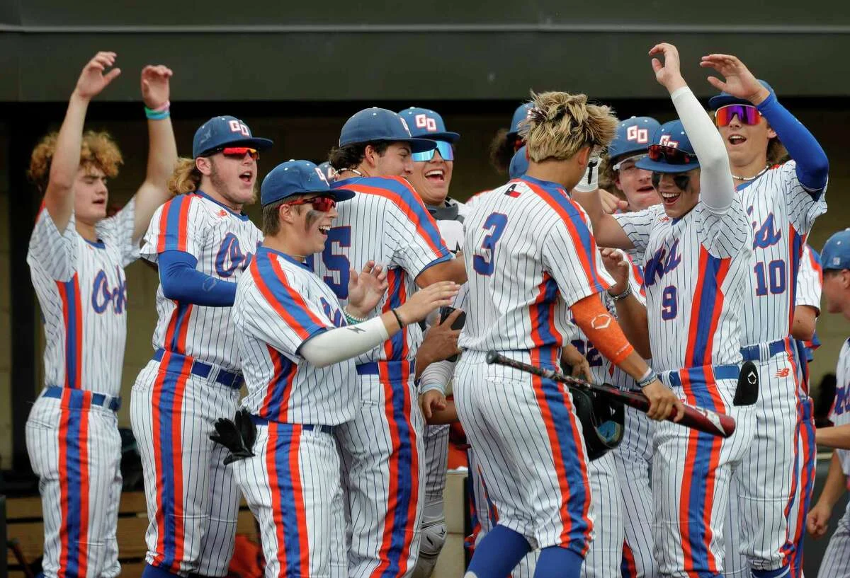 Vikings Menaklukkan Brann: Duel Epik High School Baseball yang Memukau