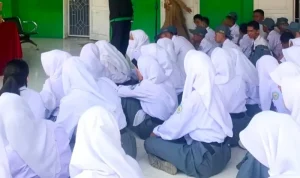 Viral di Purwakarta: Siswa SMAN 1 Acungkan Jari Tengah ke Guru, Gubernur Dedi Mulyadi Usulkan Sanksi Edukatif